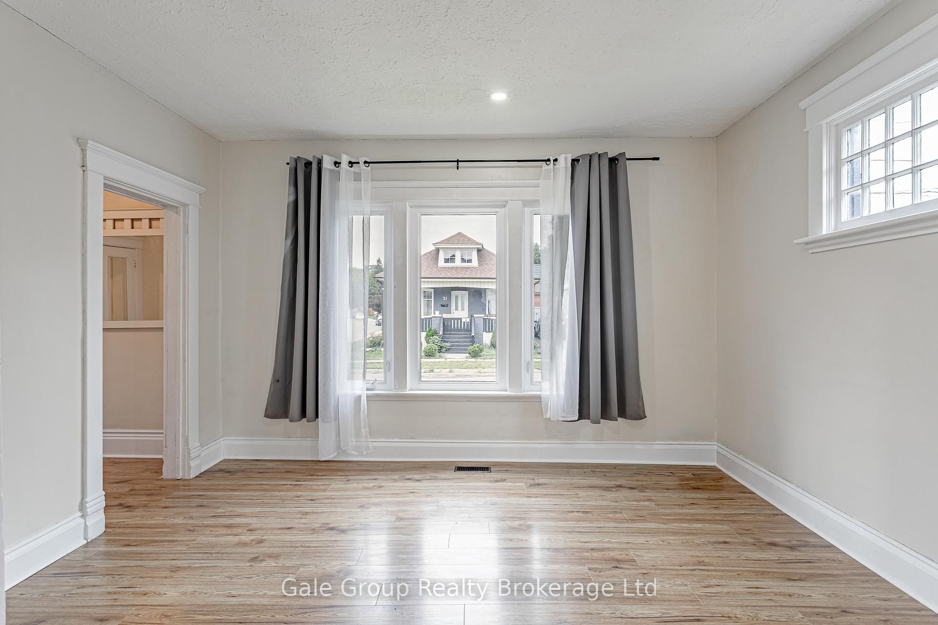 22 Strathcona Avenue