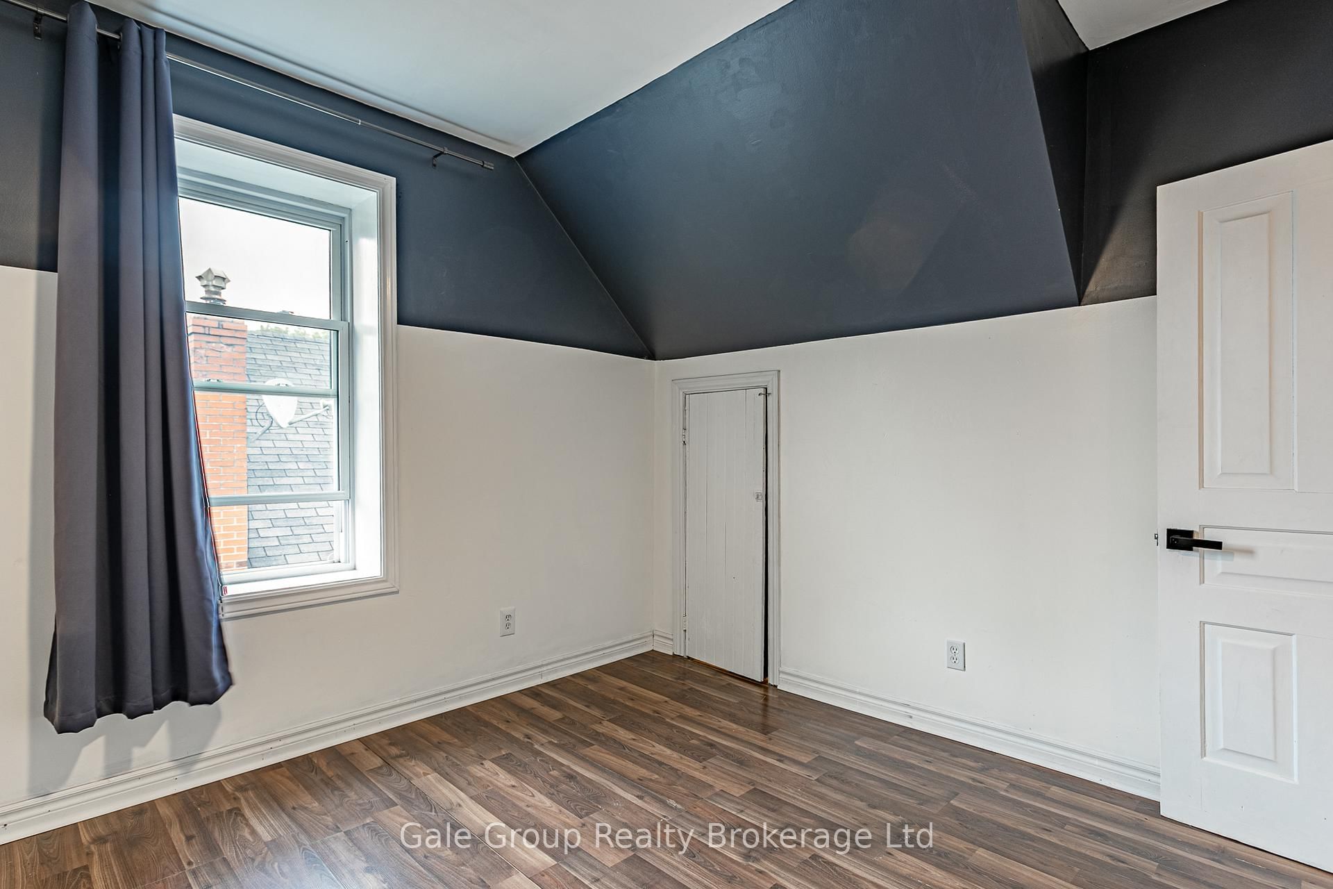 22 Strathcona Avenue