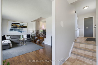 16 Sharpe Drive • Strathroy-Caradoc, ON photo 2