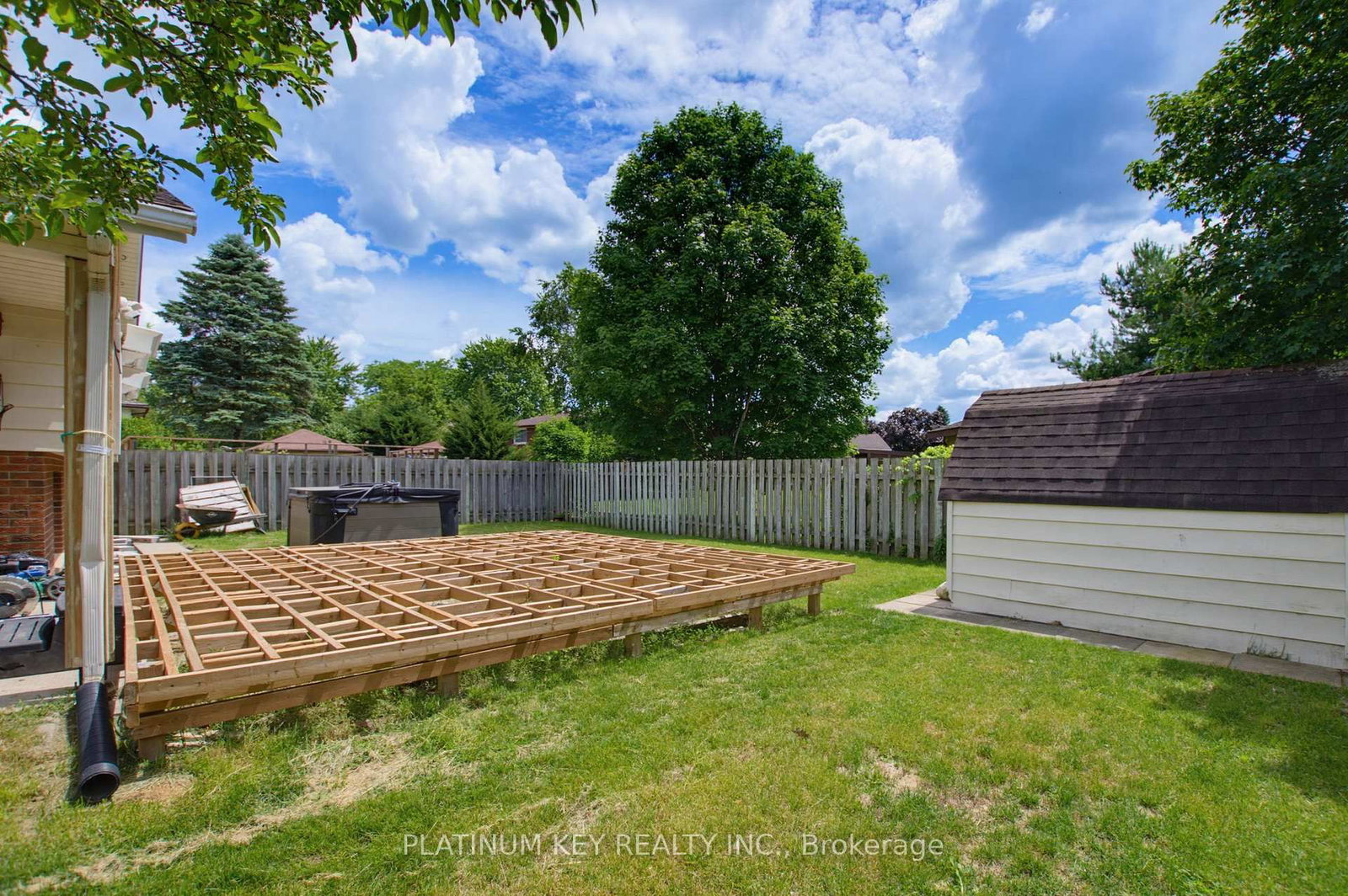 16 Sharpe Drive • Strathroy-Caradoc, ON photo 33
