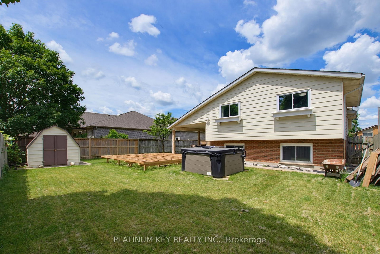 16 Sharpe Drive • Strathroy-Caradoc, ON photo 36
