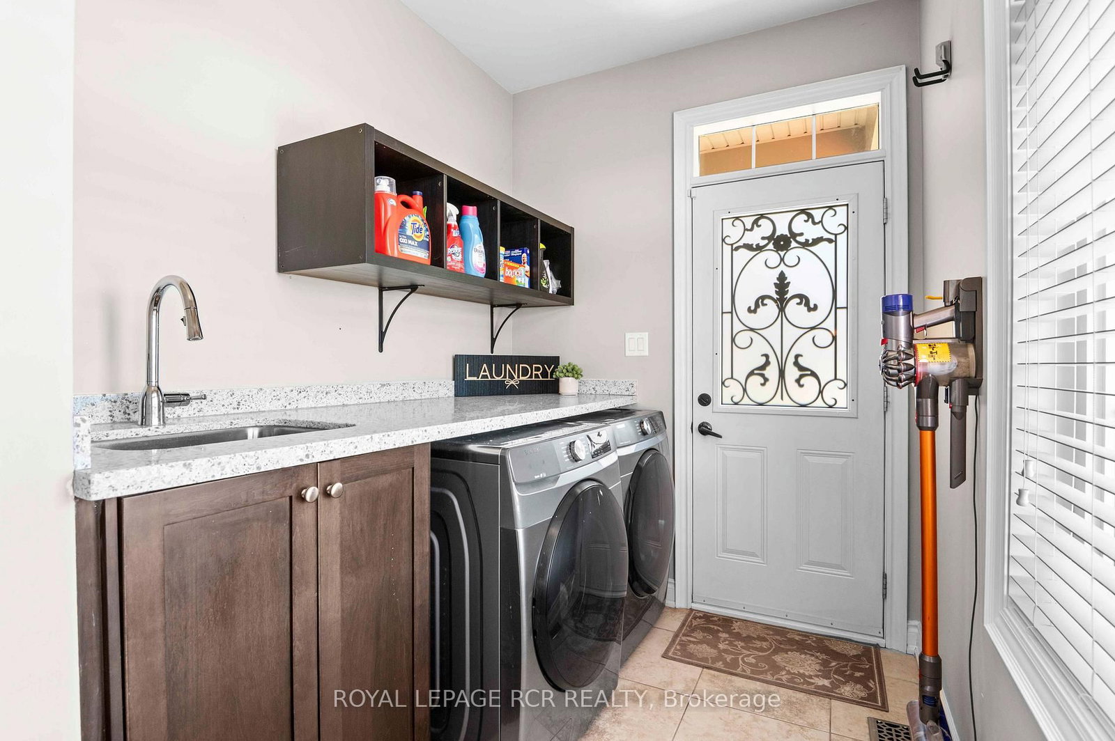6 Masters Creek Boulevard • Mono, ON photo 15