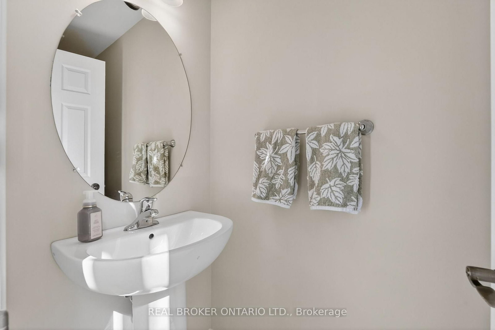 48 Curren Crescent • Tillsonburg, ON photo 11