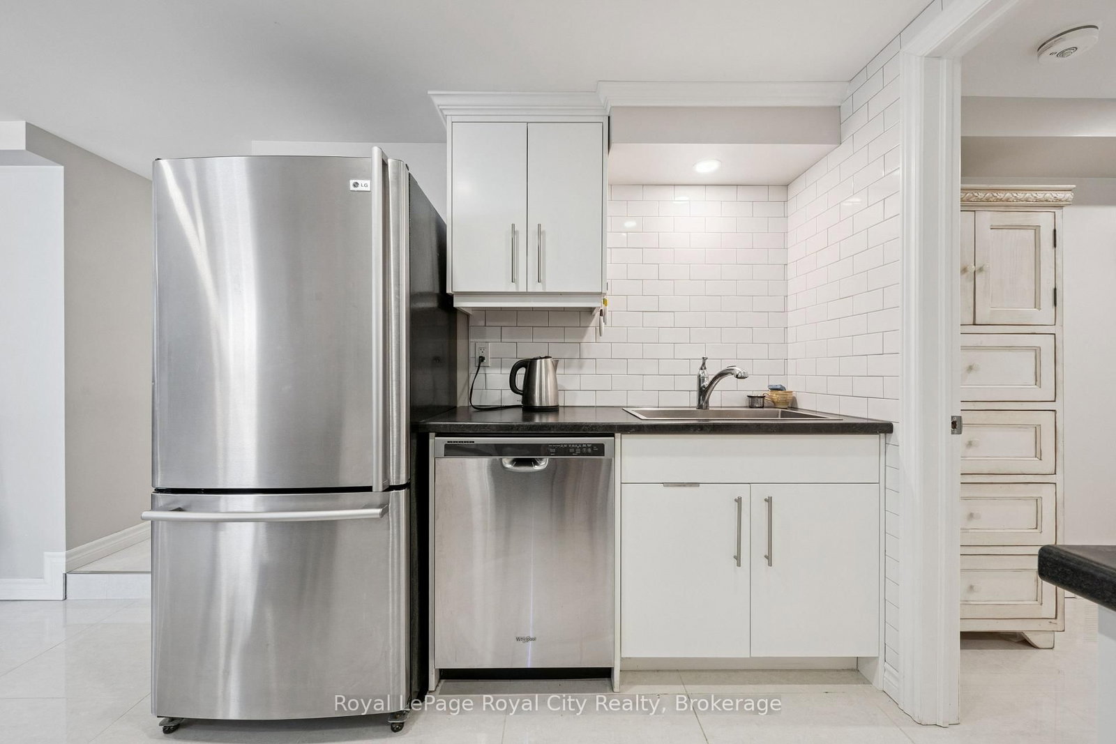 8 Rosewood Avenue - Photo 30