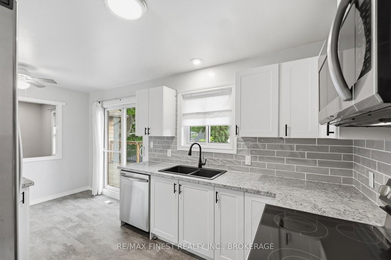 114 Joyce St photo 5