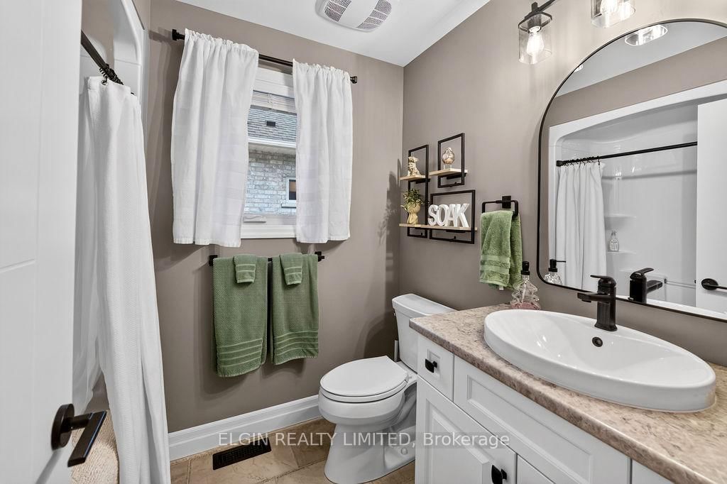 40 Glengariff Drive • Southwold, ON photo 23