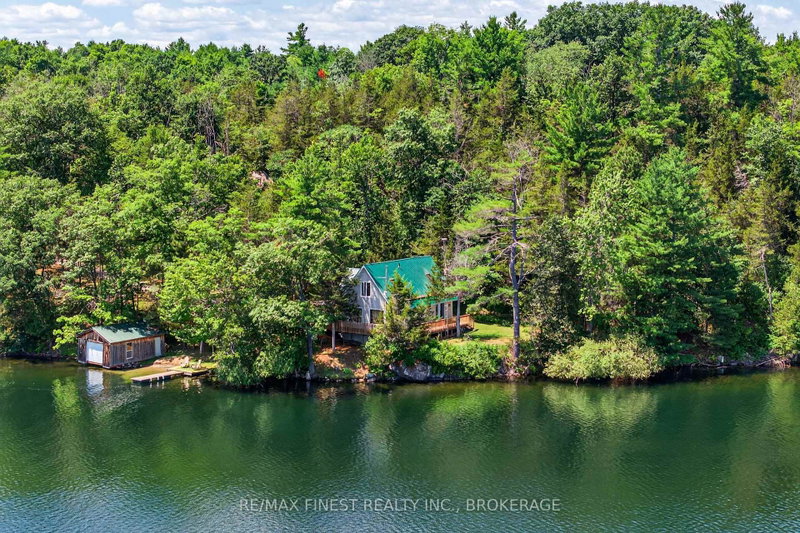 1076 Chester Lane