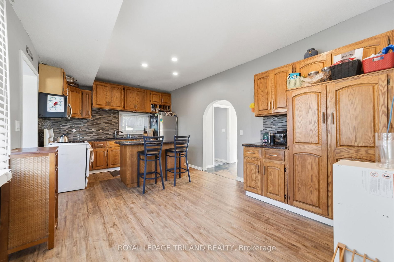 15 Dundas Street • Newbury, ON photo 22