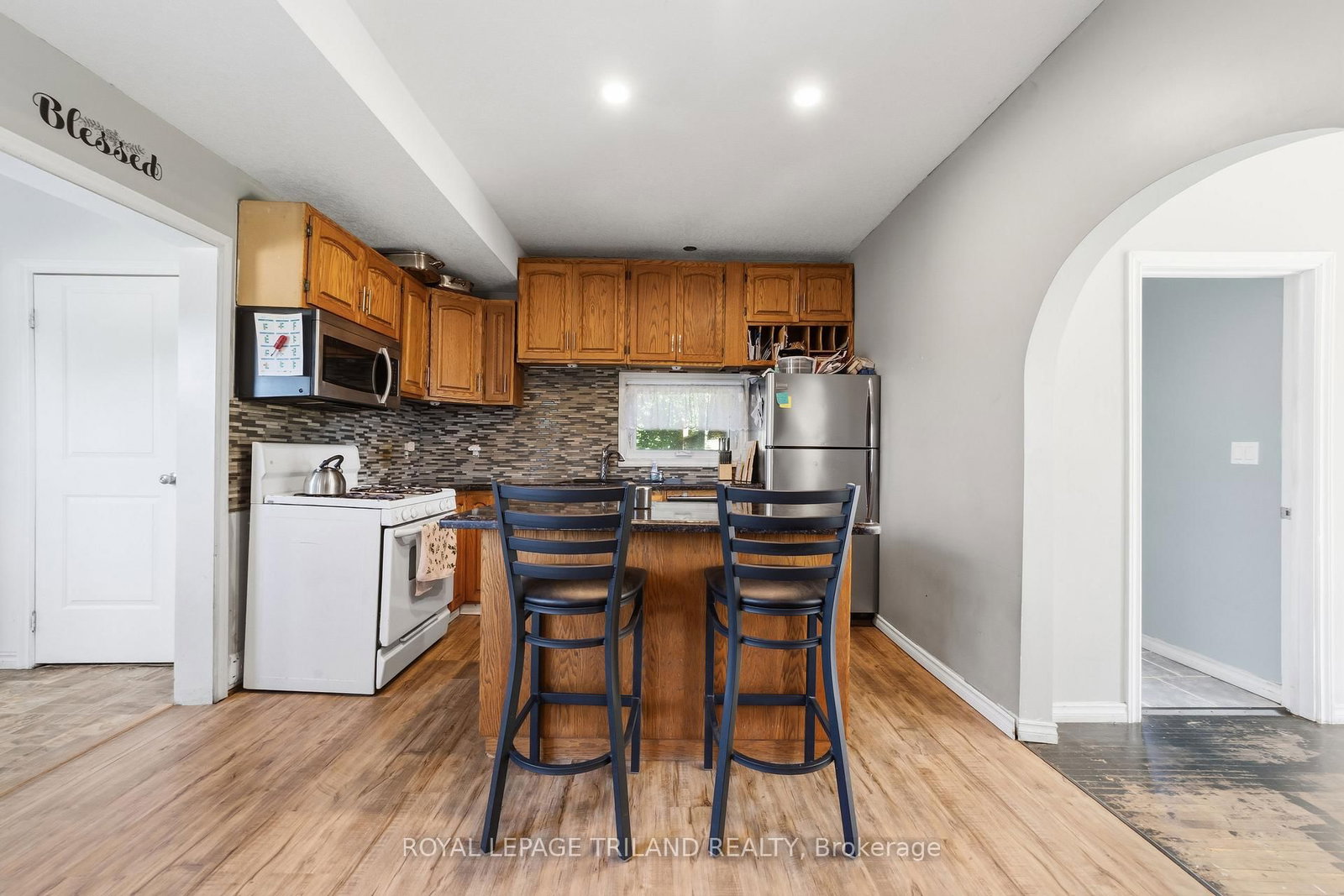 15 Dundas Street • Newbury, ON photo 23