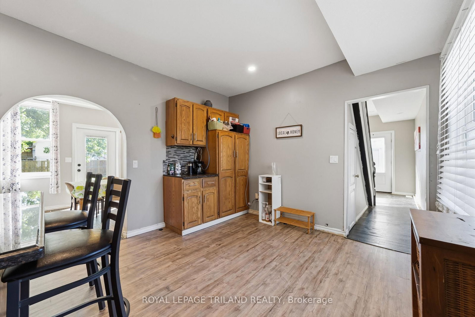 15 Dundas Street • Newbury, ON photo 26