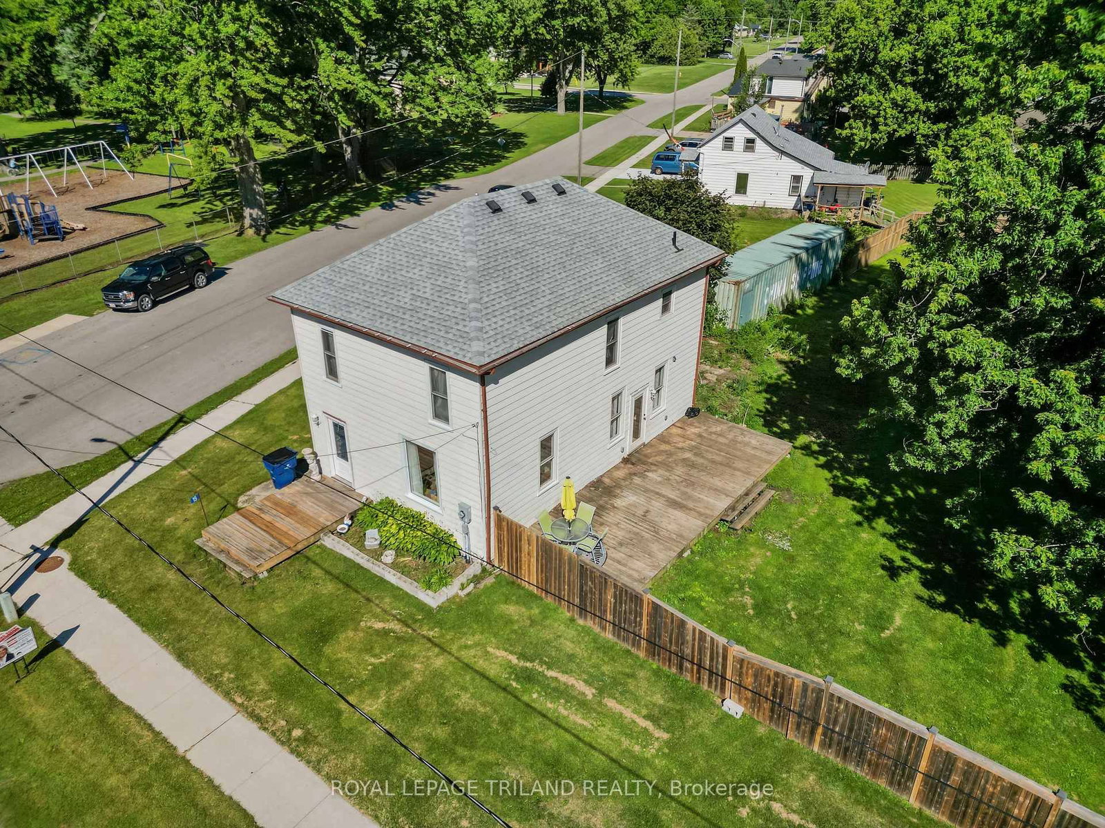 15 Dundas Street • Newbury, ON photo 4