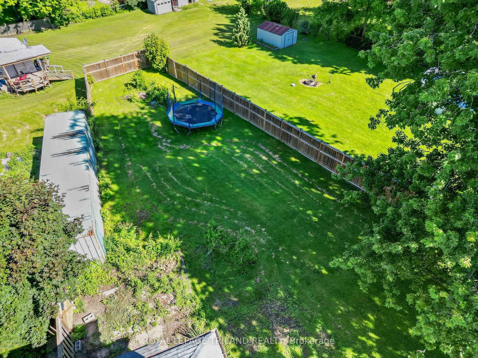15 Dundas Street • Newbury, ON photo 5