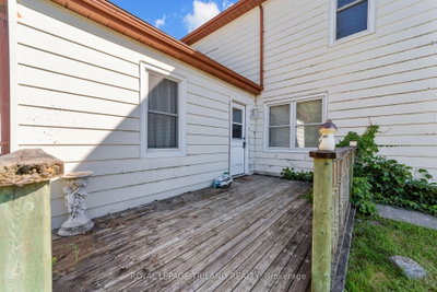 15 Dundas Street • Newbury, ON photo 9