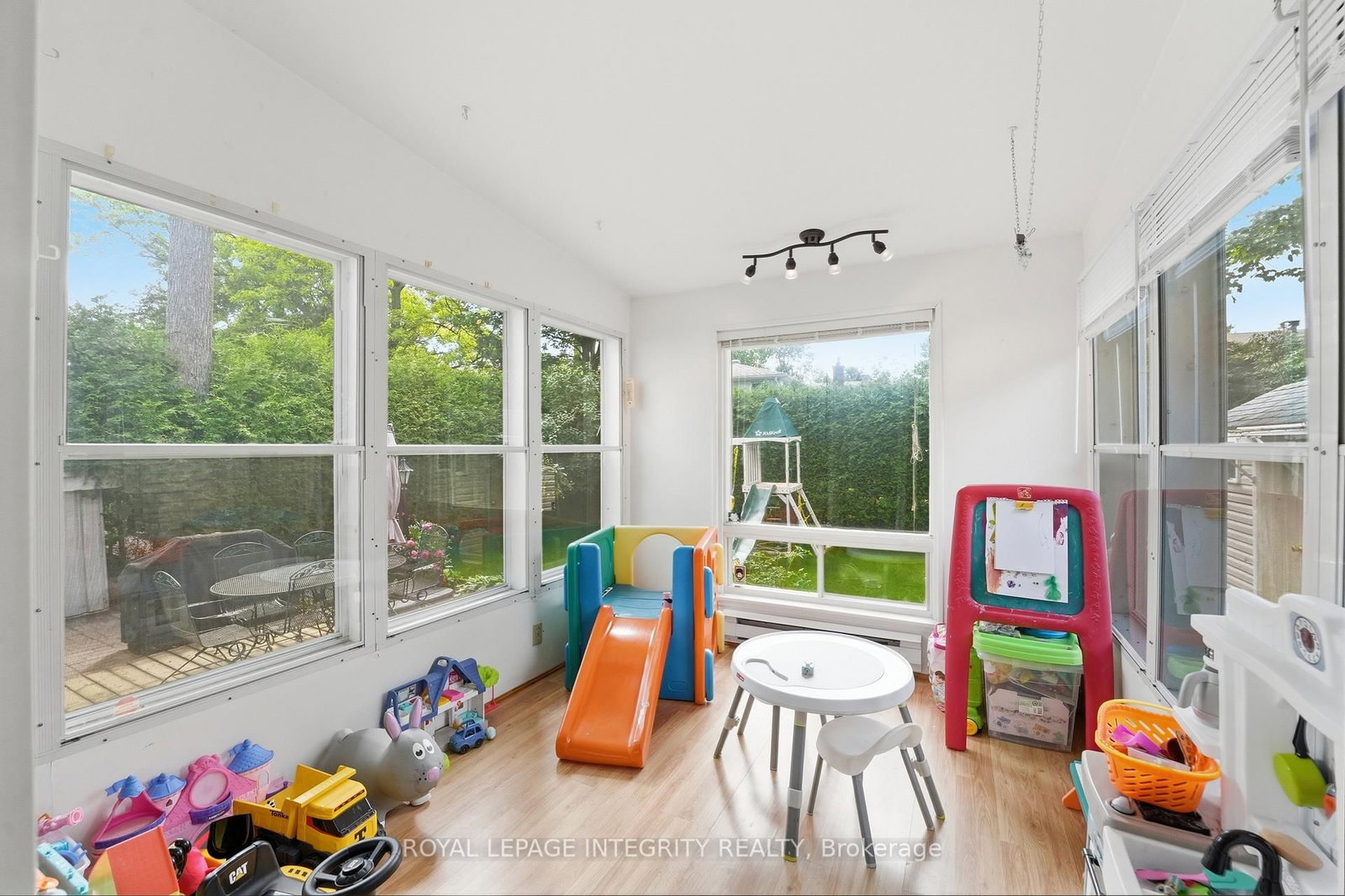 6 Woodview Crescent • Ottawa, ON photo 21