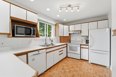 6 Woodview Crescent • Ottawa, ON photo 9