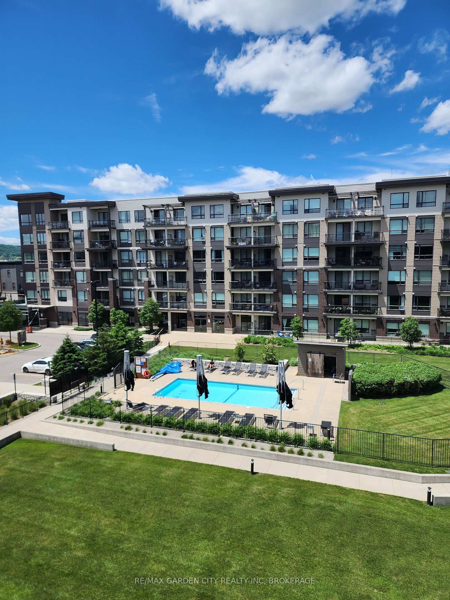 10 Esplanade Lane • #206 • Grimsby, ON photo 12