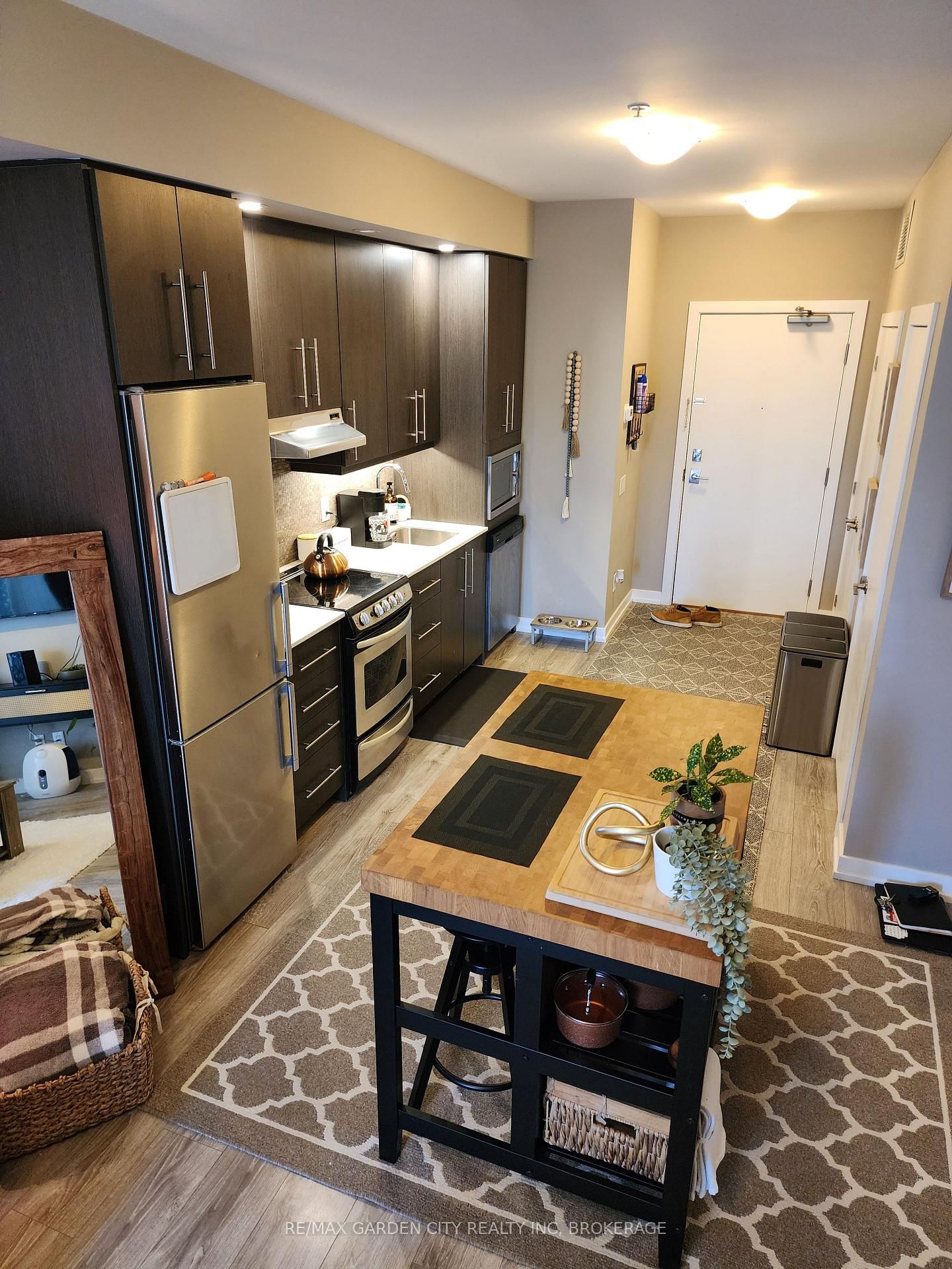 10 Esplanade Lane • #206 • Grimsby, ON photo 5