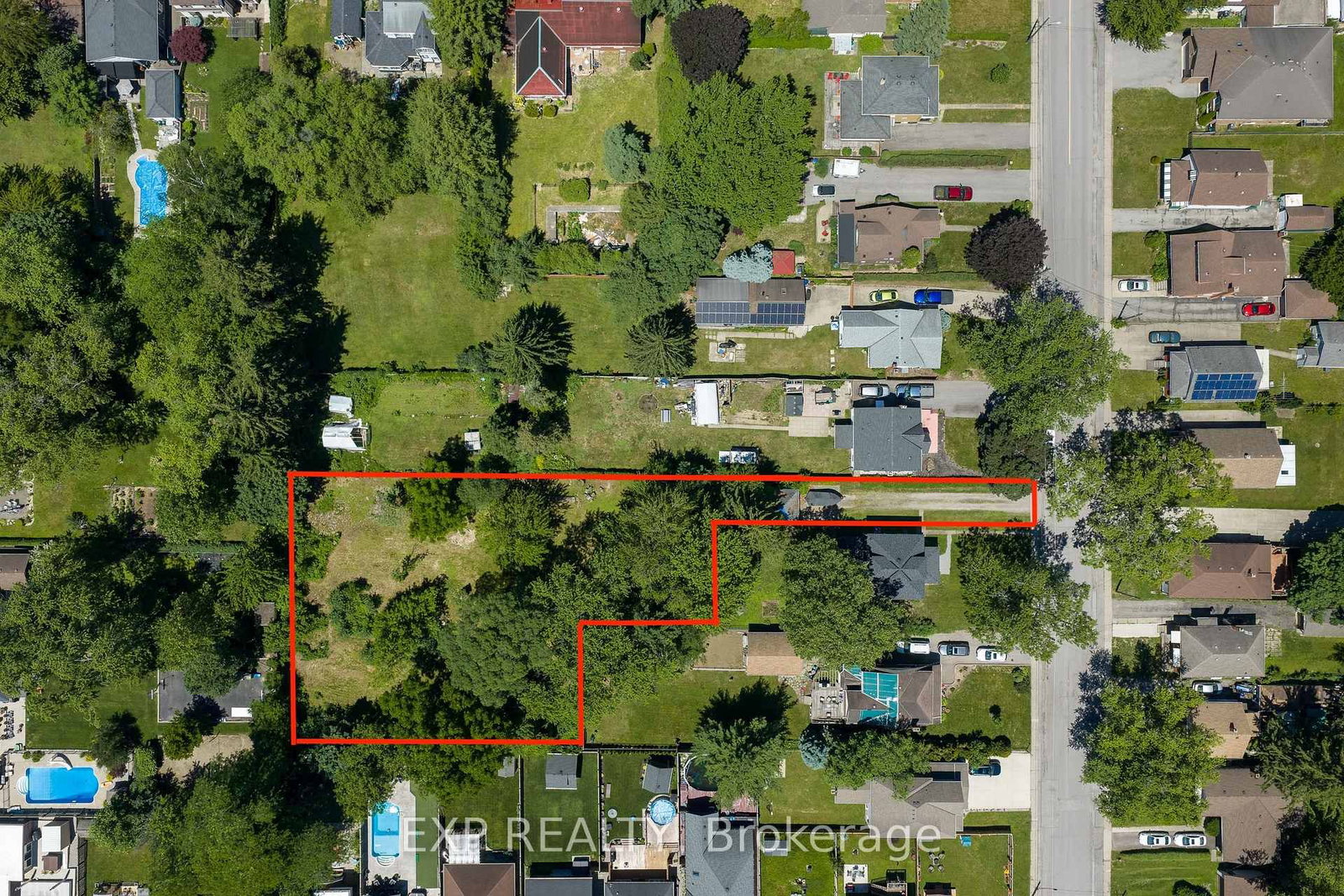 6111 Carlton Avenue • Niagara Falls, ON photo 1