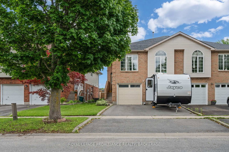 653 Barnsley Crescent
