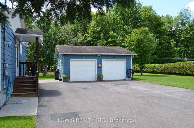 1504 Ste Anne Road