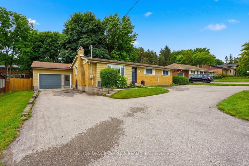 home for sale on 916 Oxford Street W