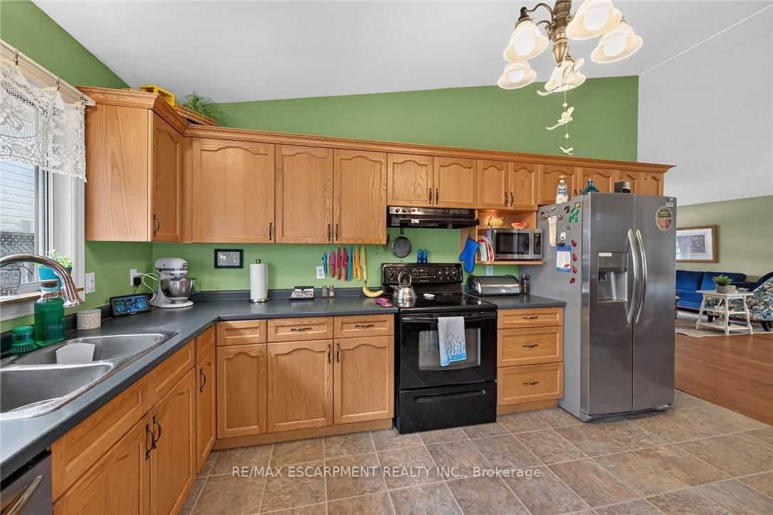 64 Caledonia Avenue • Haldimand, ON photo 12