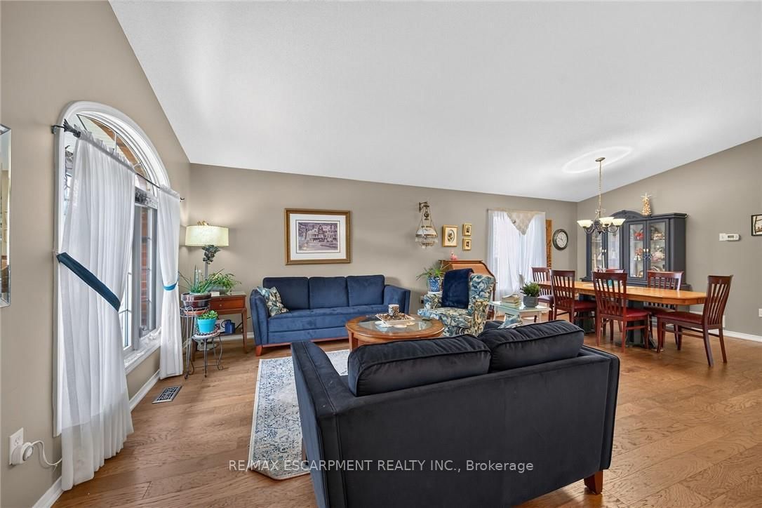 64 Caledonia Avenue • Haldimand, ON photo 8