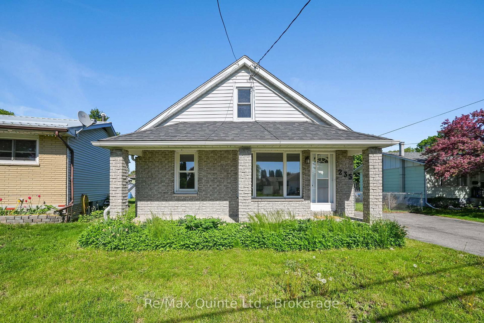 Detached House sold at 235 Byron Street, Quinte West, Ontario, K8V 2Z2 - Trenton Ward - MLS: X13489774