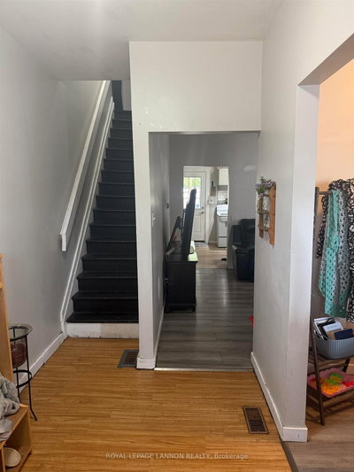 336 May Street North — photo 4
