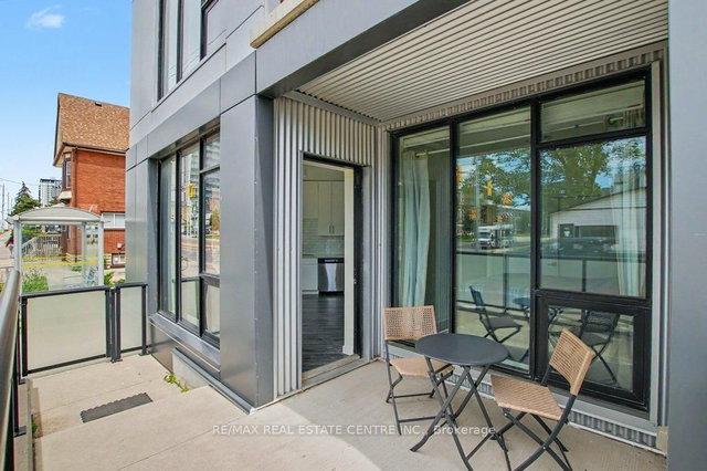 101 - 690 King Street W