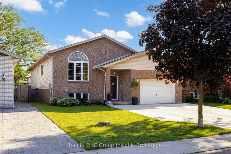 7880 Ascot Circle