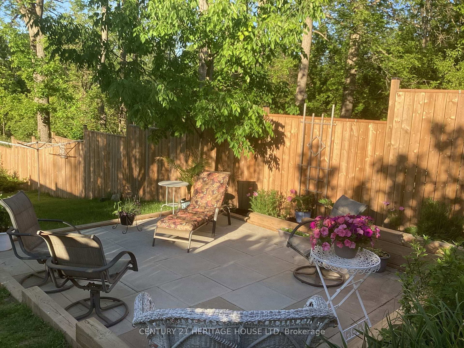 43 Hemlock Street • St. Thomas, ON photo 6