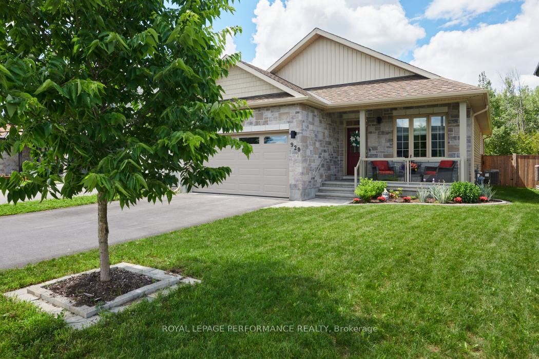 920 Leishman Drive • Almonte, ON photo 2