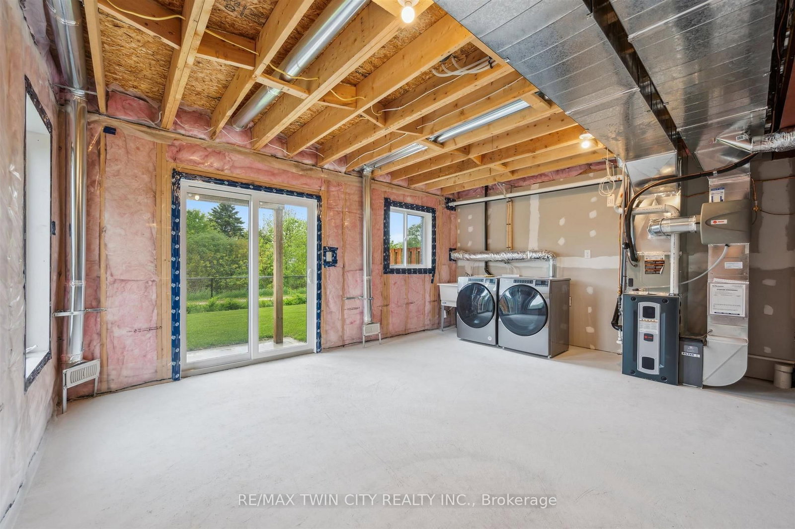 2 Sora Lane • Guelph, ON photo 24
