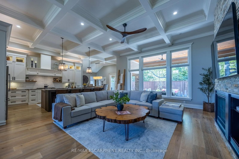 3 - 11 Greenleaf Lane