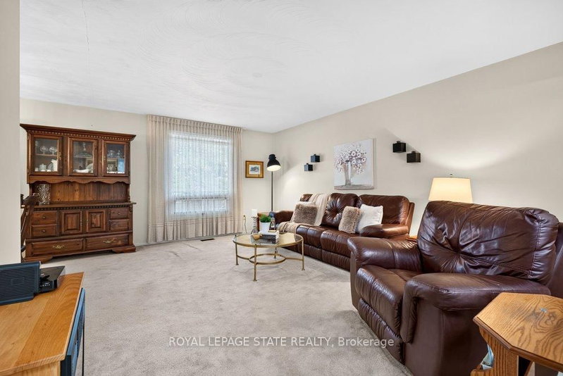 36 Gray Road S