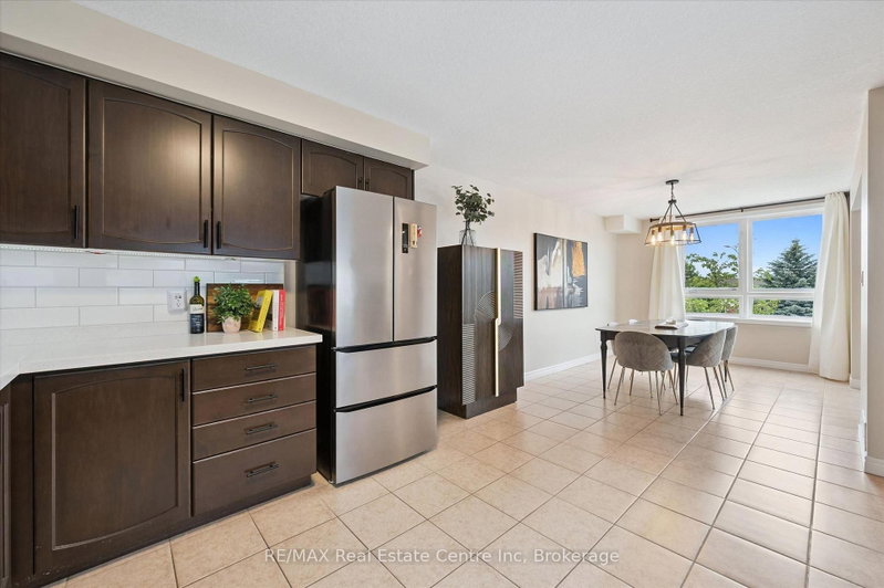 202 - 904 Paisley Road