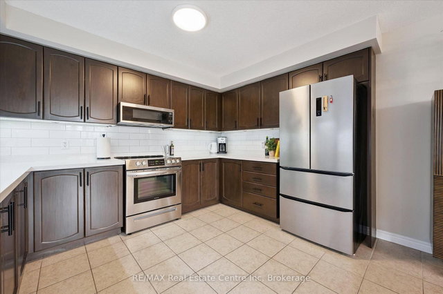 202 - 904 Paisley Road