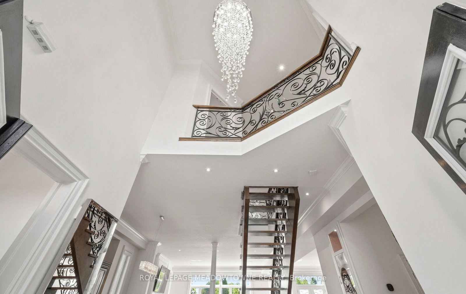 4 Playfair Court • Hamilton, ON photo 6