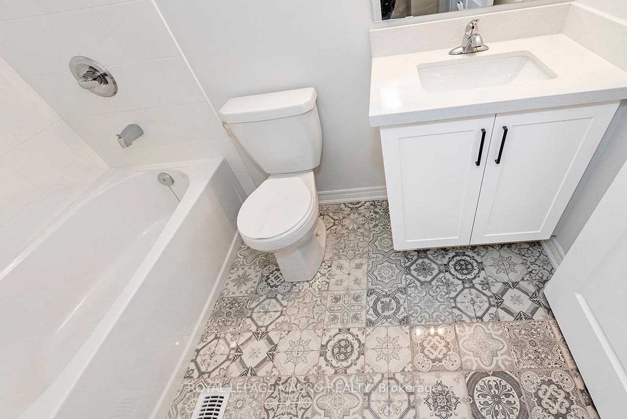 22 Linden Park Lane • Hamilton, ON photo 29