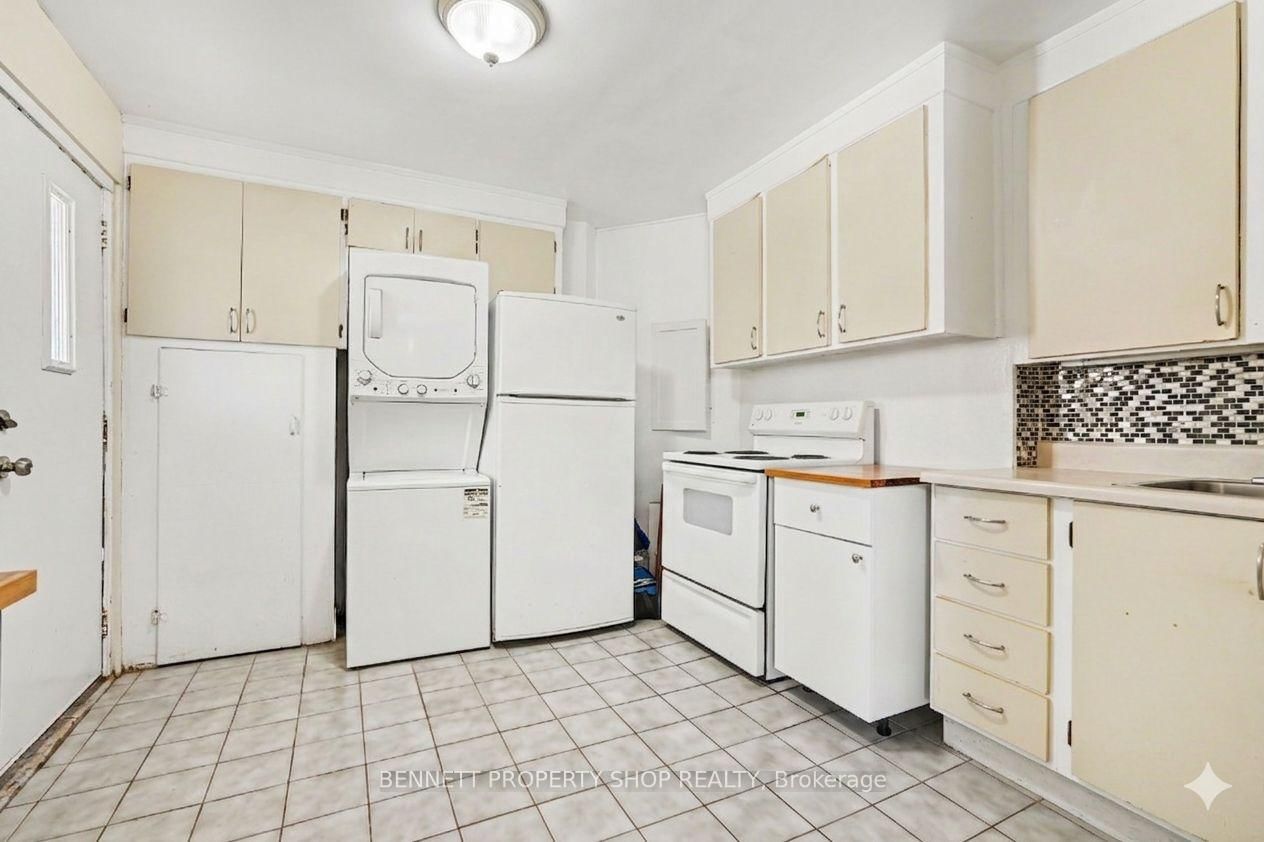 34 Hazel Street • Ottawa, ON photo 10