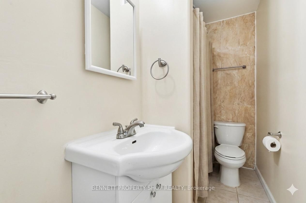 34 Hazel Street • Ottawa, ON photo 9