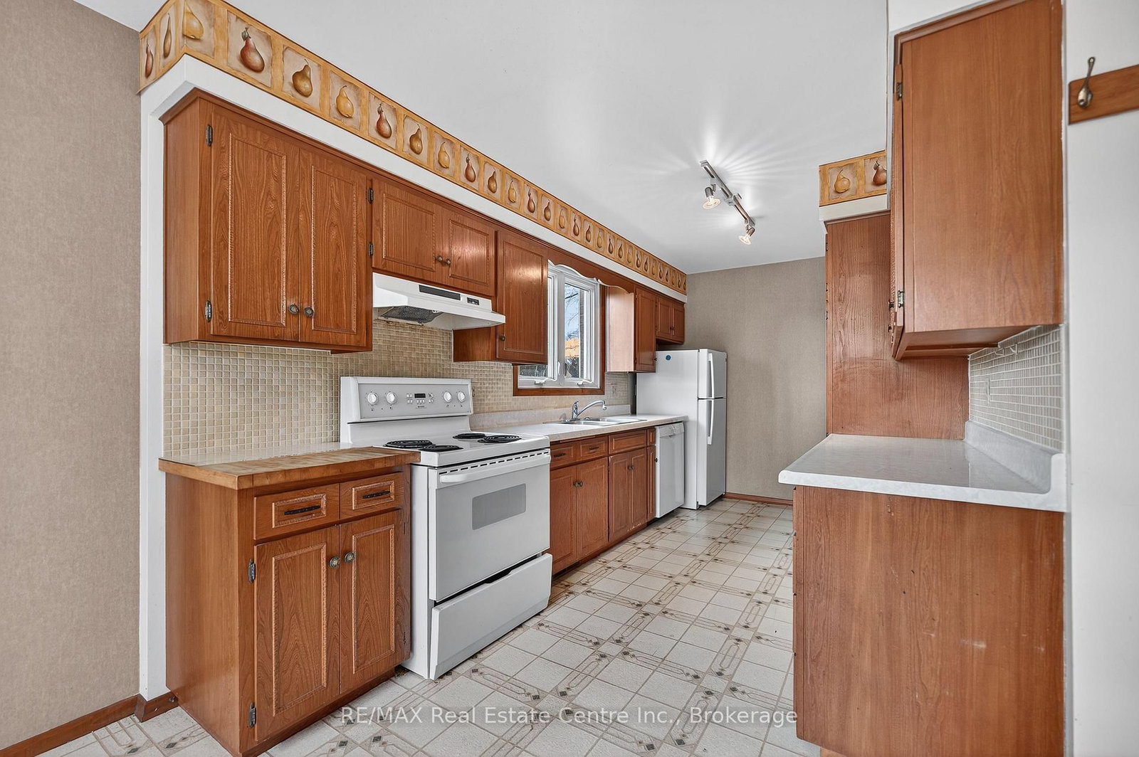 497 Victoria Street S • Kitchener, ON photo 14