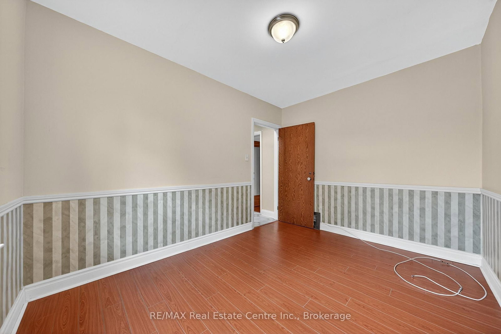 497 Victoria Street S • Kitchener, ON photo 17