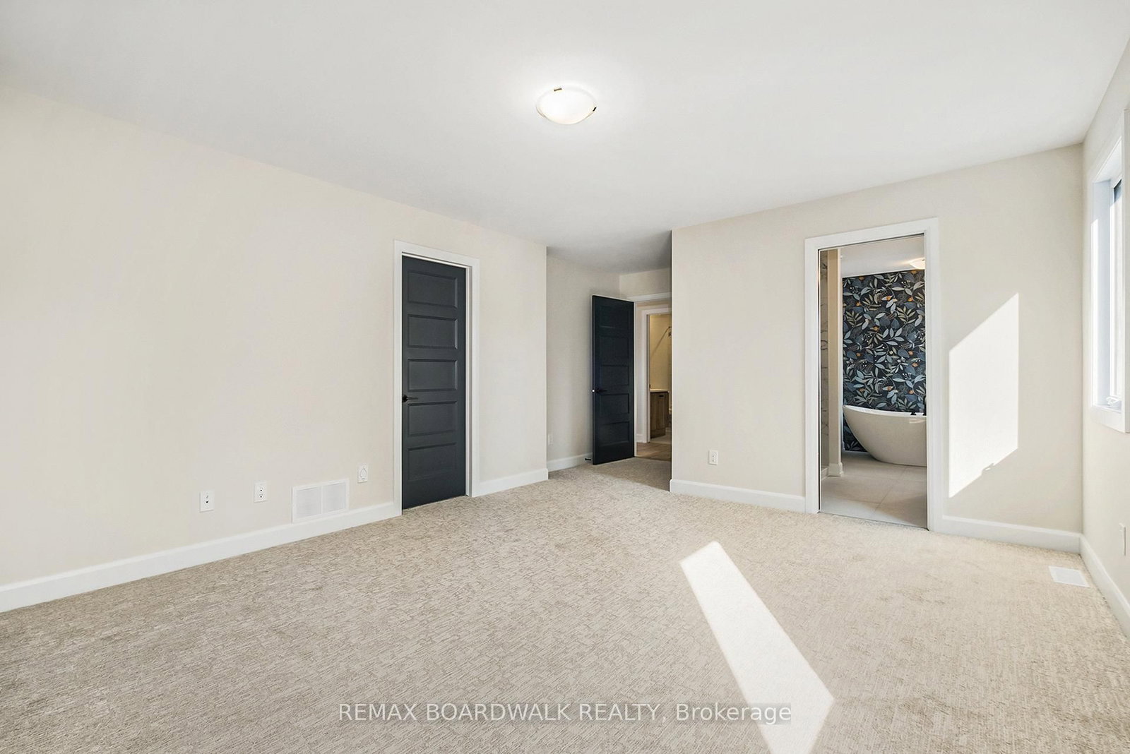 1039 CHABLIS Crescent • Russell, ON photo 10