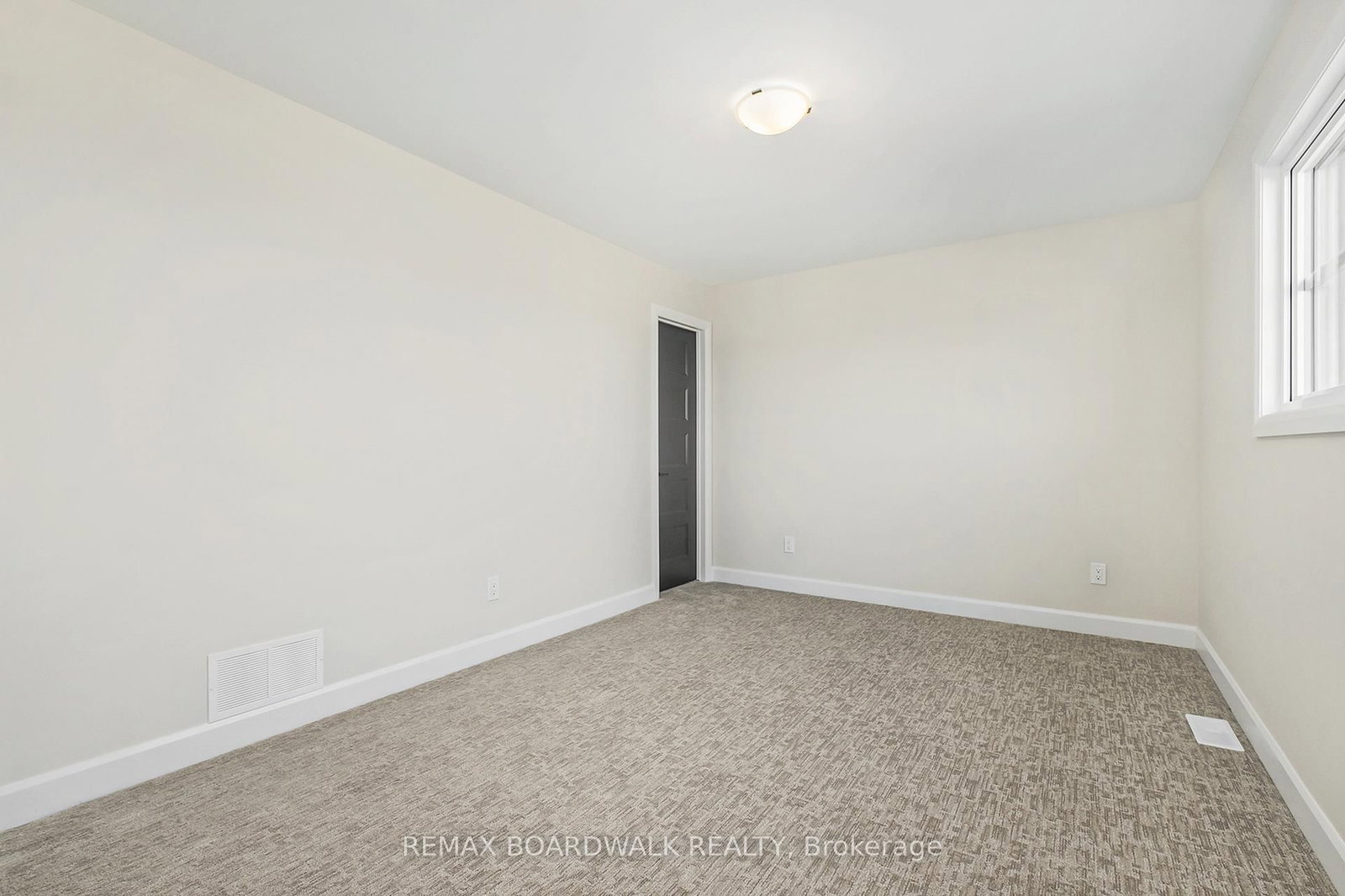 1039 CHABLIS Crescent • Russell, ON photo 12