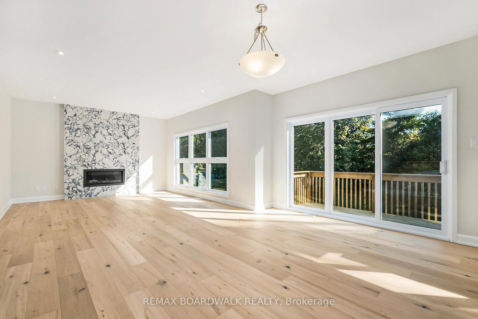1039 CHABLIS Crescent • Russell, ON photo 3