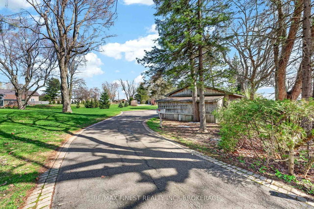 119 Thousand Island Parkway
