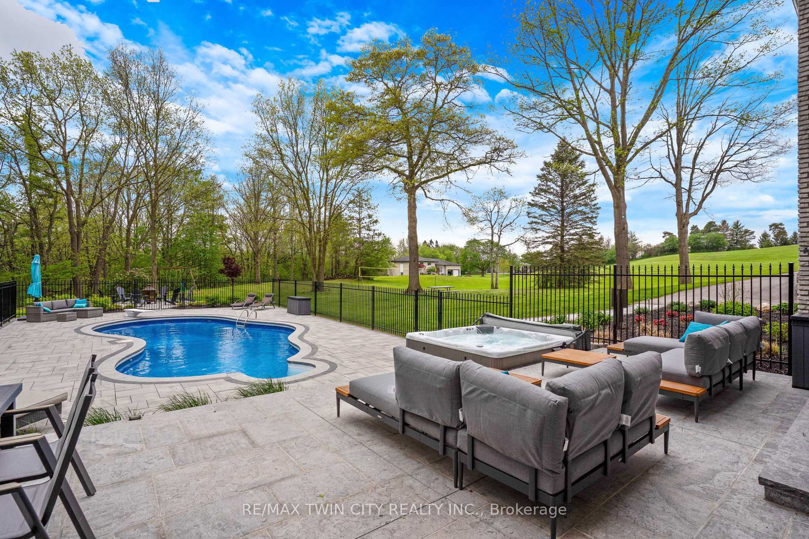 1279 Maple Manor Road • North Dumfries, ON photo 44