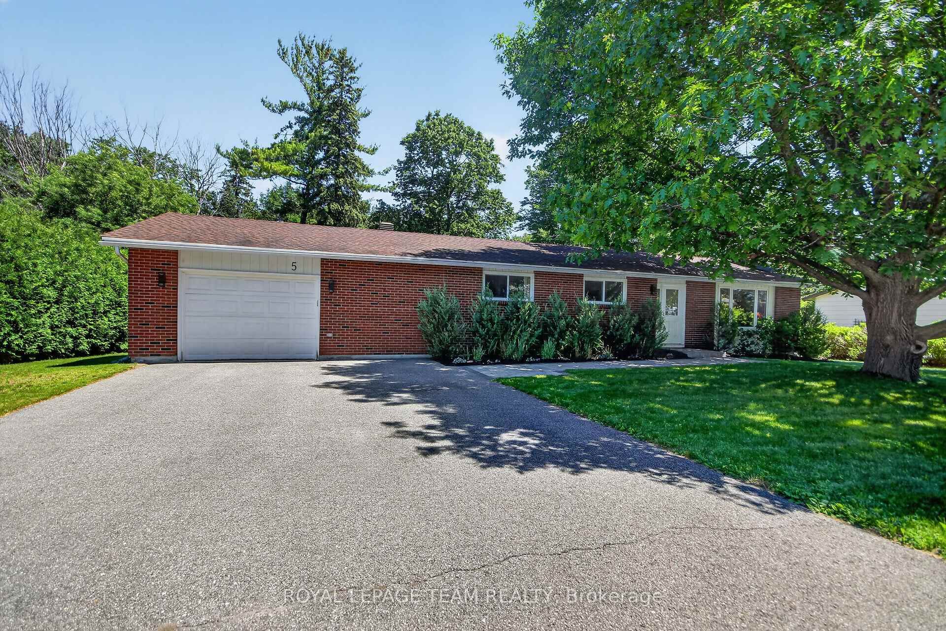 5 Caribou Avenue